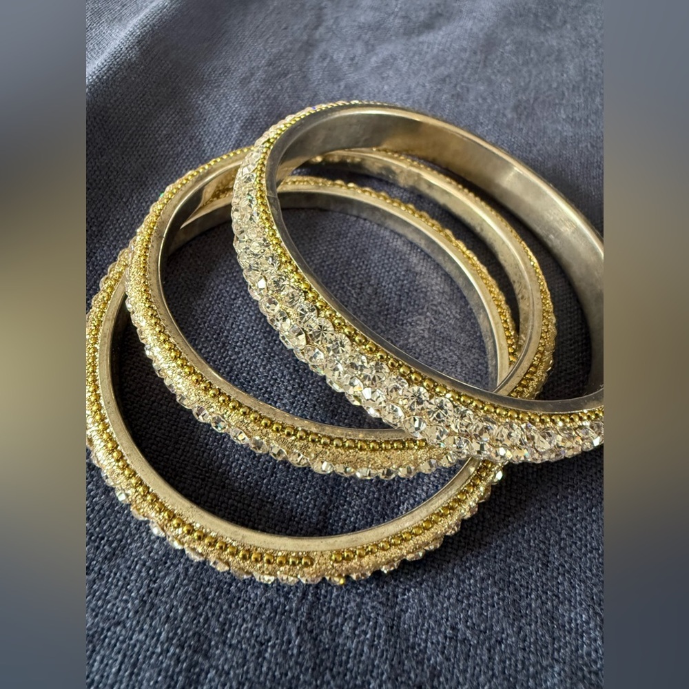 Indian Jewelry Set – Gold-Tone Bangles & Chandbali Earrings (Diwali / Wedding)